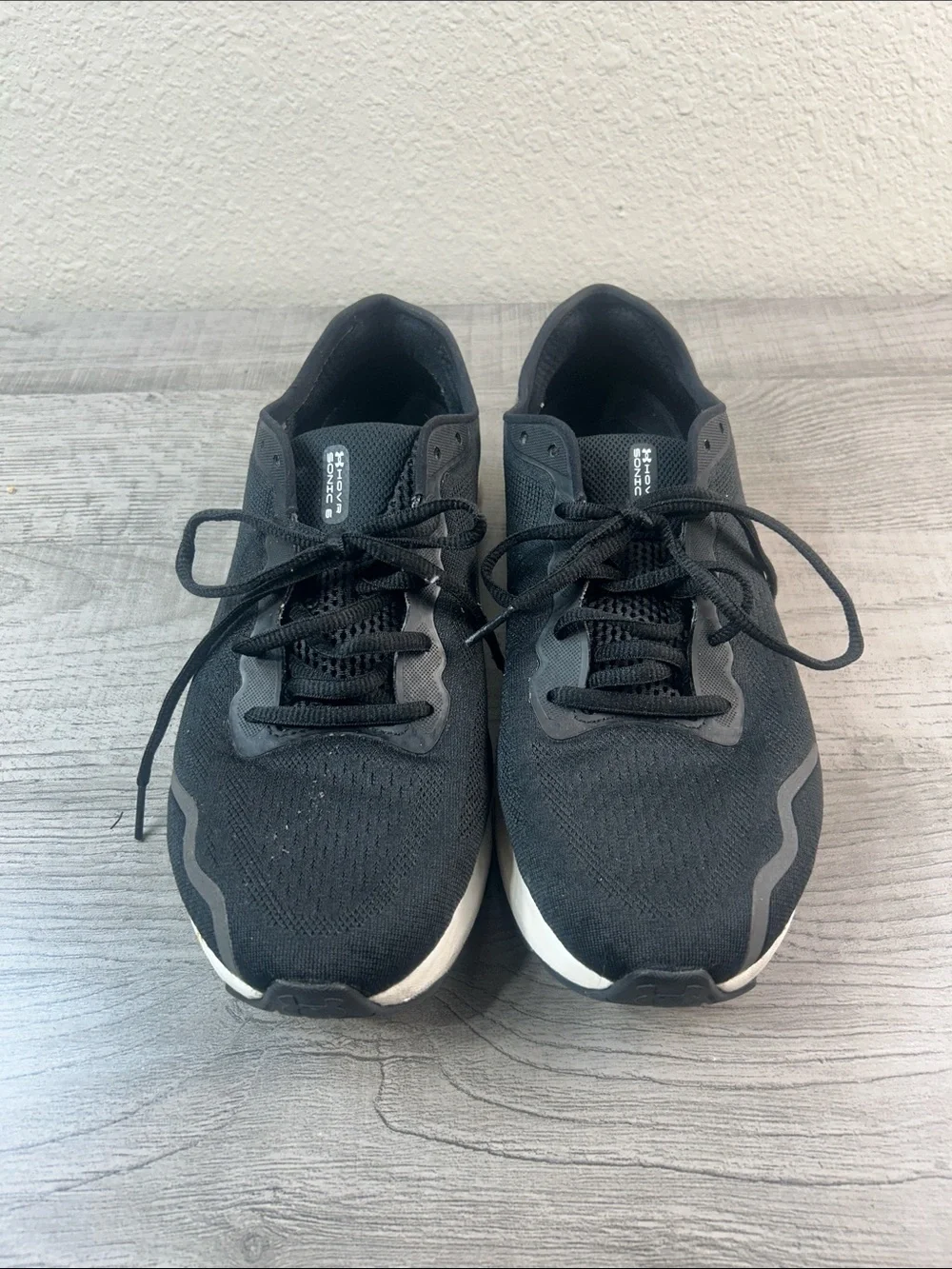 Under Armour Black and White Athletic Sneakers Size 10 Men’s